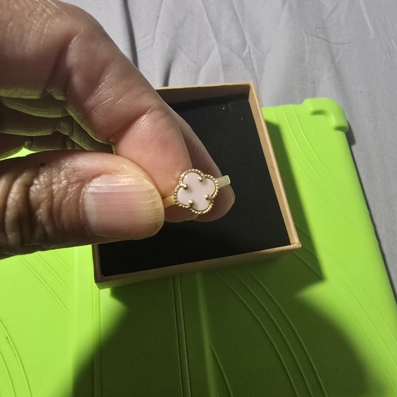 Ring 14k Italian real gold rose clover  guaranteed size 7 new - Picture 3 of 9